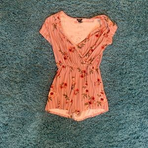 Mauve floral and striped romper. Small